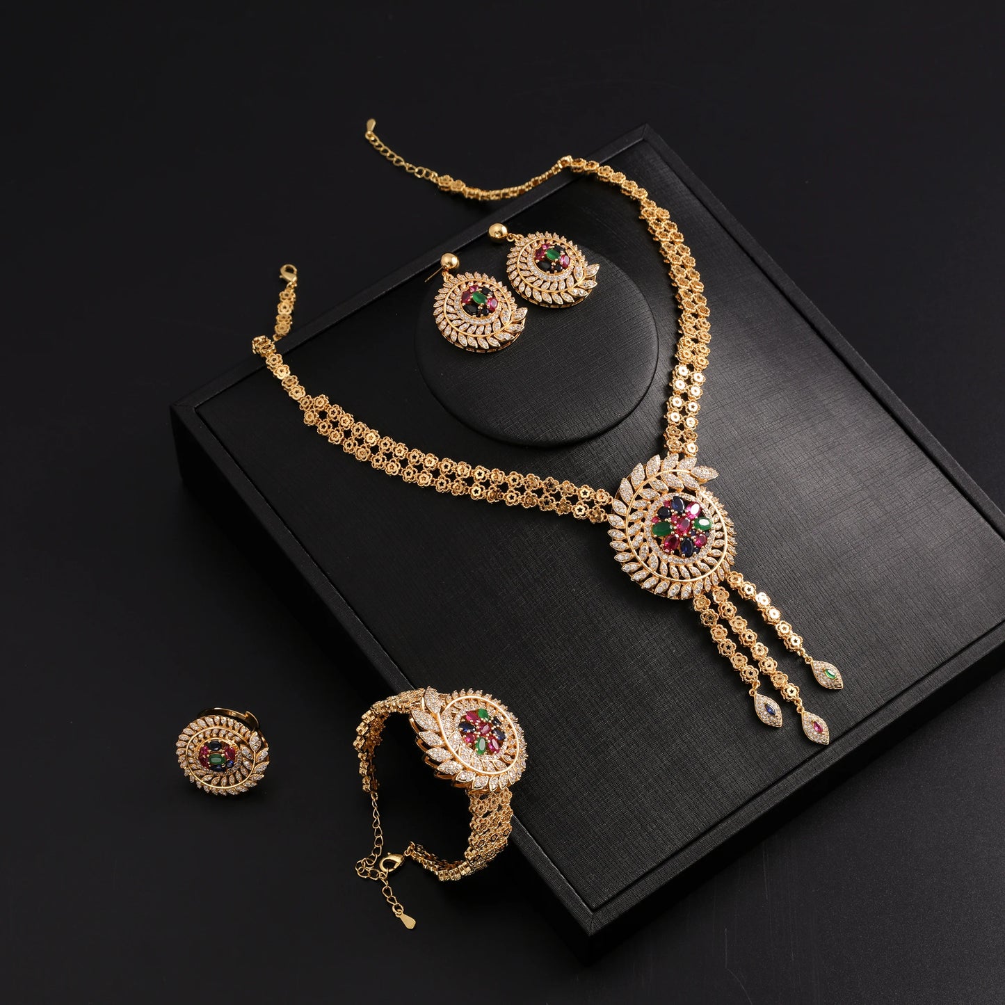 Serena Golden Jewelry Set