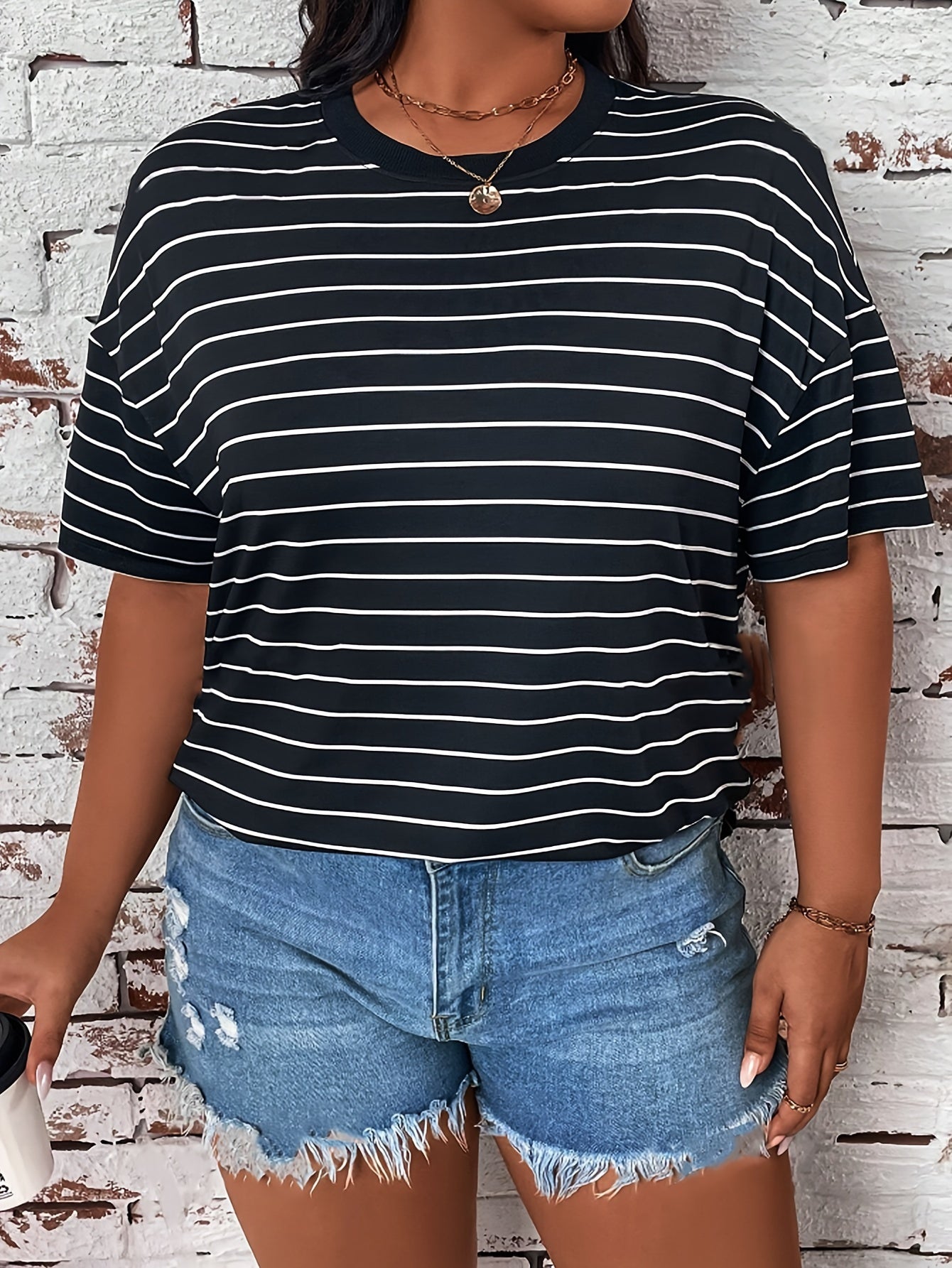 Plus Size Stripe T-Shirt – Perfect for Sports & Everyday Wear